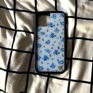 This is a wildflower phone case in the iPhone 13 size